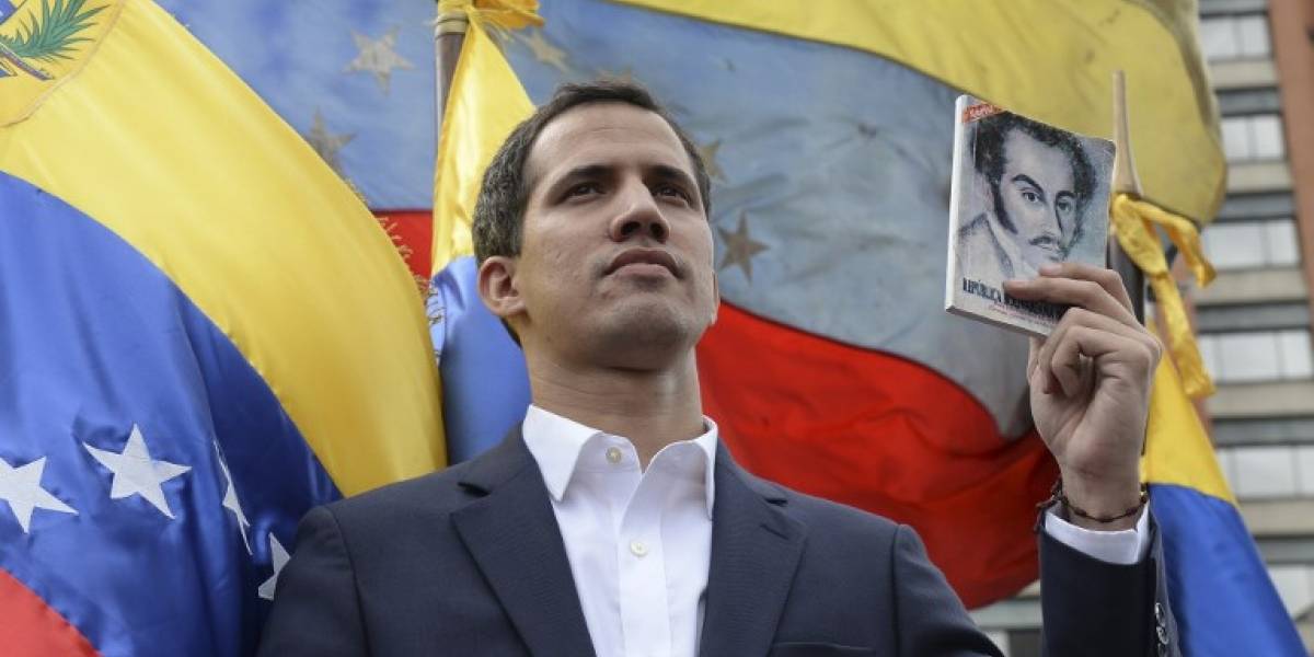 Juan Guaidó se autoproclama “presidente encargado” de Venezuela