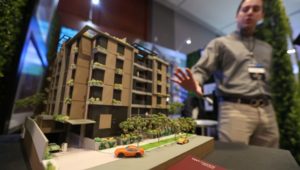 Venta de bienes races en el segmento de lujo. Desarralladores inmobiliarios exhiben sus ms recientes proyectos enfocados en el segmento de vivienda de Lujo.