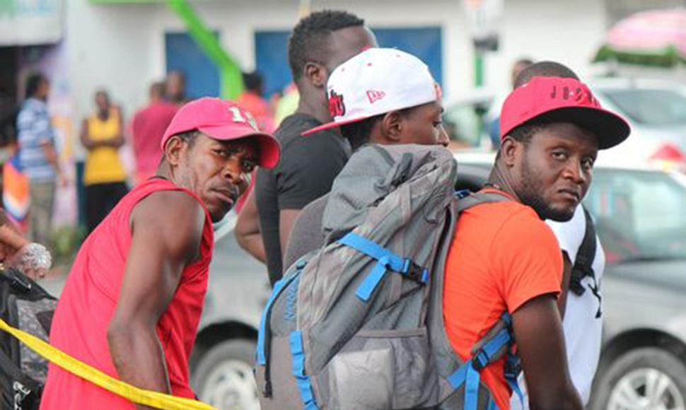 Policía guatemalteca intercepta a 71 migrantes africanos y haitianos