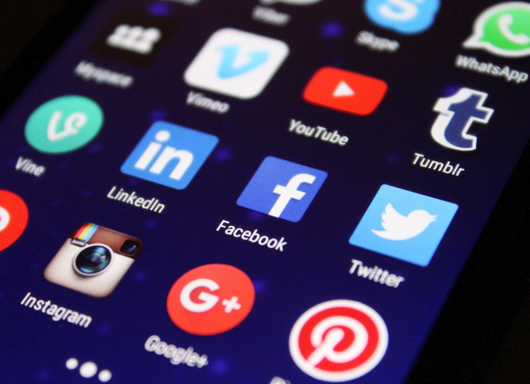 Candidatos no respetan prohibición de propaganda en redes sociales y partidos piden que TSE los sancione