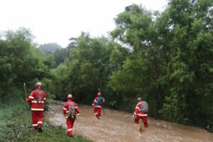 Clima-y-lluvia-busqueda-y-rescate-dos-menores-asentamiento-las-minas-Emisoras-Unidas-Guatemala