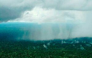 LLUEVE