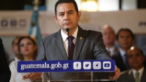 Conferencia del Presidente y su gabinete.
