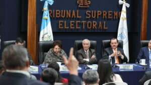 REUNION FISCALES PARTIDOS POLITICOS Y TSE