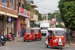 mototaxi_tuc_tuc_guatemala_trafico_pmt_soy502