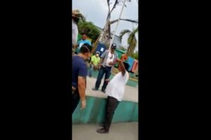 alcalde_discute_golpes_vecinos_el_progreso_guatemala_soy502_0