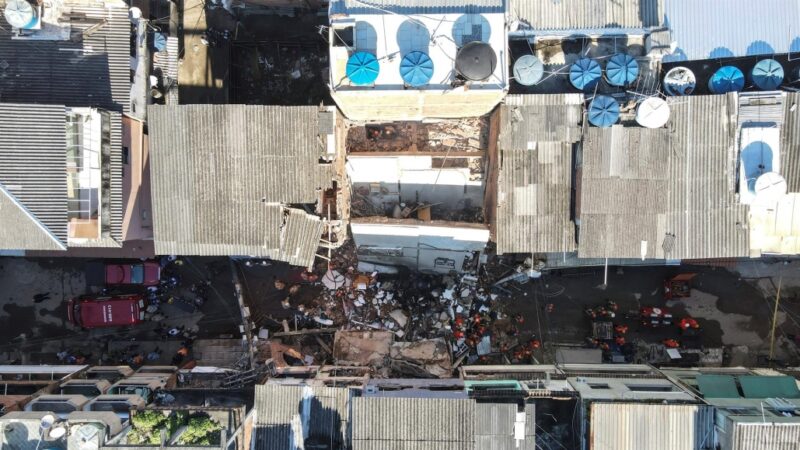 Un edificio de cuatro pisos se desploma en la ciudad de Río de Janeiro