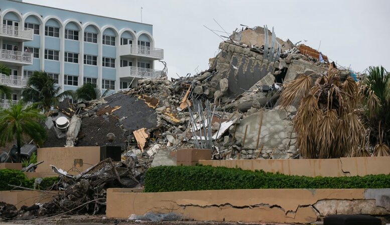 Encuentran restos de otras 10 personas en edificio en Florida