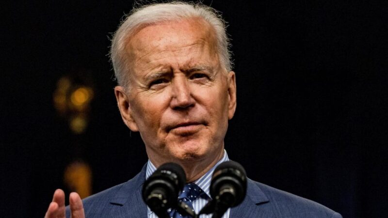 Biden sube temporalmente el sueldo a los bomberos ante la ola de calor