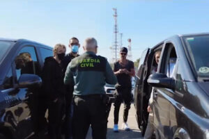 la_vezque_casi_arrestan_a_ricardo_arjona_en_espana