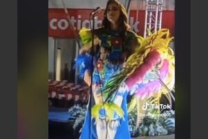 reina_de_belleza_electrocutacion_pasarela_