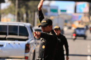 sucesos_no_video_reten_pnc_san_cristobal_trafico