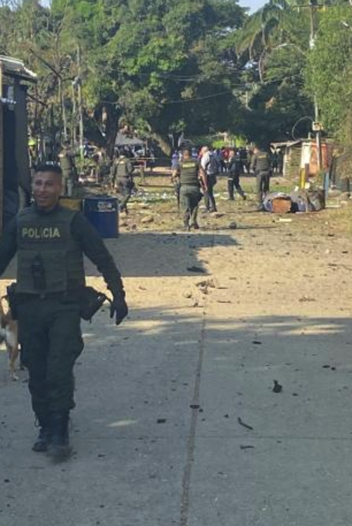 ¡Fuerte explosión! Estallido de un carro bomba causa conmoción en Colombia