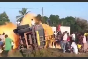 accidente_africa_video_viral_camion_explota_j_